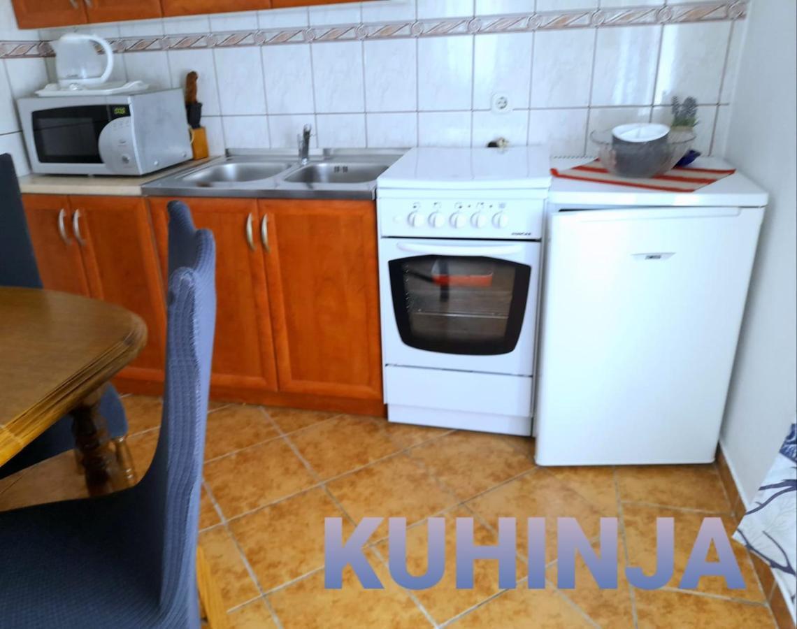 Apartament Ana & Stela Karlobag Zewnętrze zdjęcie