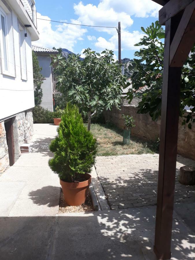 Apartament Ana & Stela Karlobag Zewnętrze zdjęcie