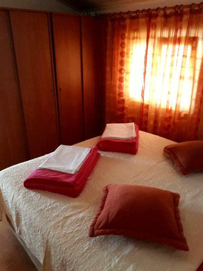 Apartament Ana & Stela Karlobag Zewnętrze zdjęcie